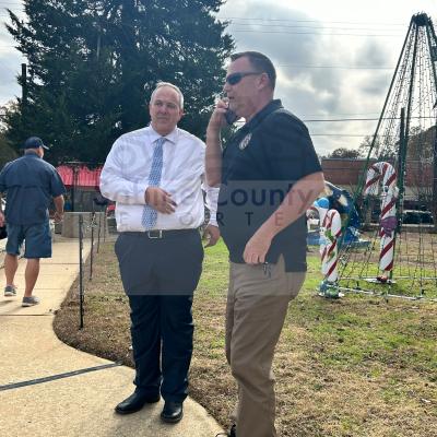 Former D.A. Kevin Dutton with Special Deputy USMS Jeff Coulter on the SC Courthouse lawn