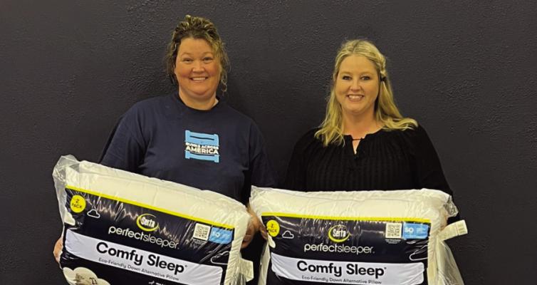 Pineland Service Club generously donates