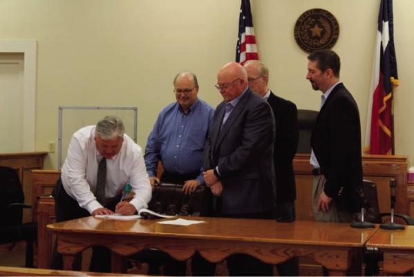 Judge Melton Signs Contract; finally fast WiFi