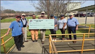 Lake Area Cruisers Donate to Food Pantry