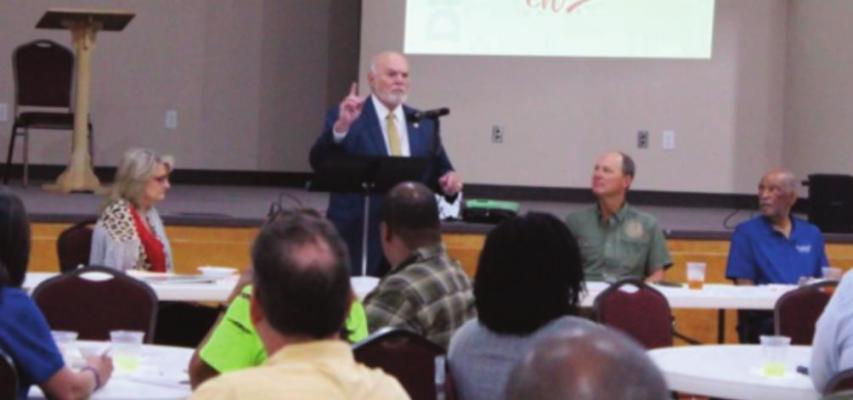 Hemphill hosts meeting for Deep East Texas Council of Governments